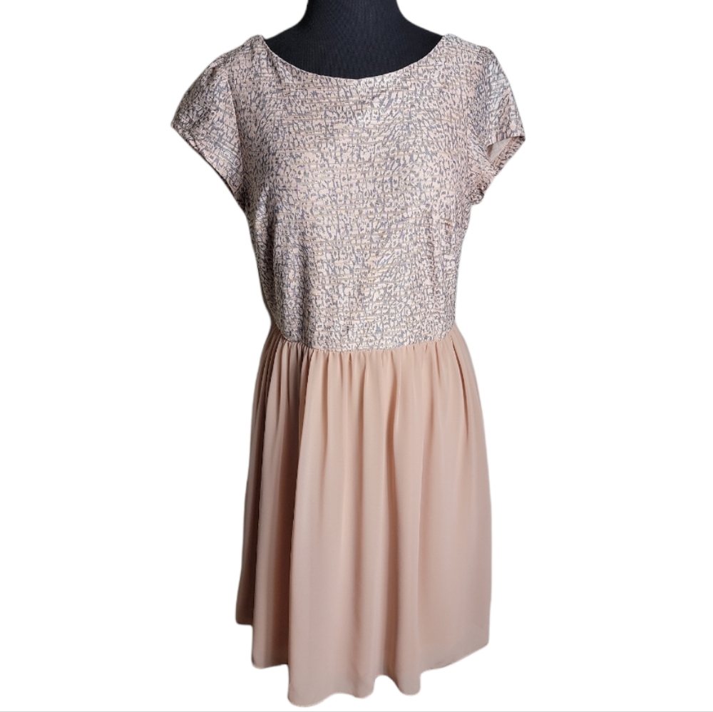 Speechless juniors size 13 peach gray shimmer chiffon fit flare v back dress